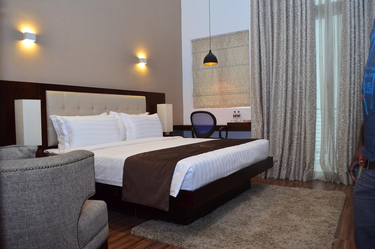Hotel Ripon Grand Hill By Ehi à Nuwara Eliya Extérieur photo
